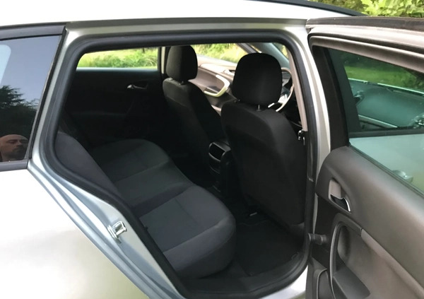 Opel Insignia cena 43500 przebieg: 81387, rok produkcji 2016 z Warszawa małe 121